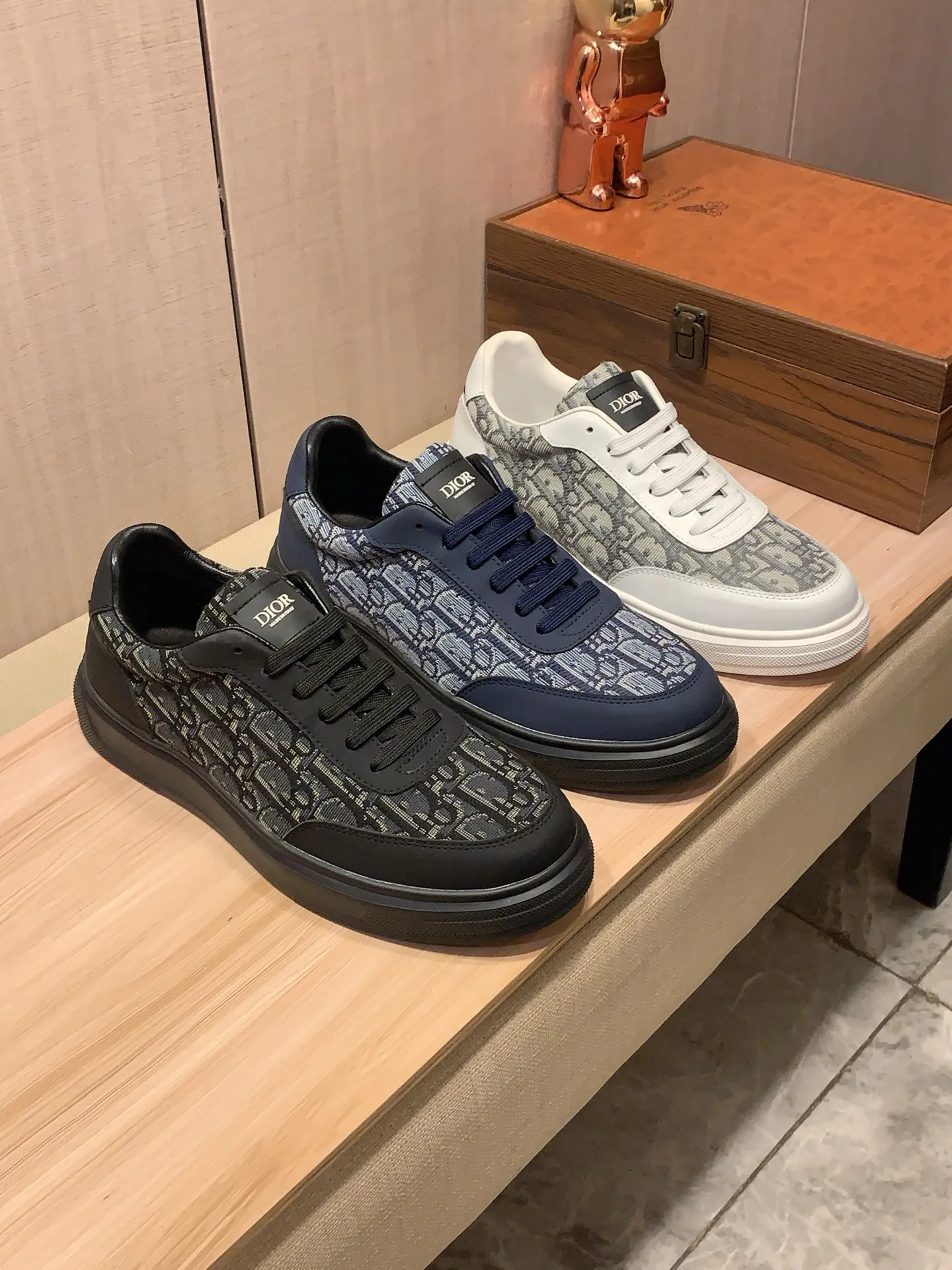 Men's men's shoes💰420💰💰🎩🎩[Lightning][Lightning] "Dior DIOR*" The latest • popular casual shoes, top brand [seduce] luxury ~ purchasing agency, top ~ quality. [Strong] The upper is made of imported breathable cowhide with material ➕ breathable sheepskin feet (•) and fine workmanship. The original stylish and stylish soft rubber wear-resistant and non-slip outsole is light and comfortable on the feet. The real thing looks better when photographed in person. 111: code: 38-44, 3️⃣ colors selected